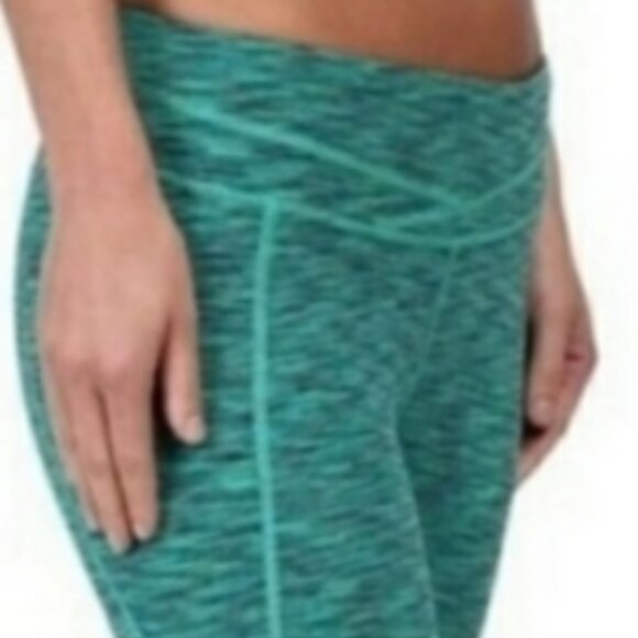 Lucy Hatha Capri Leggings in Spacedye Green - Picture 2 of 5